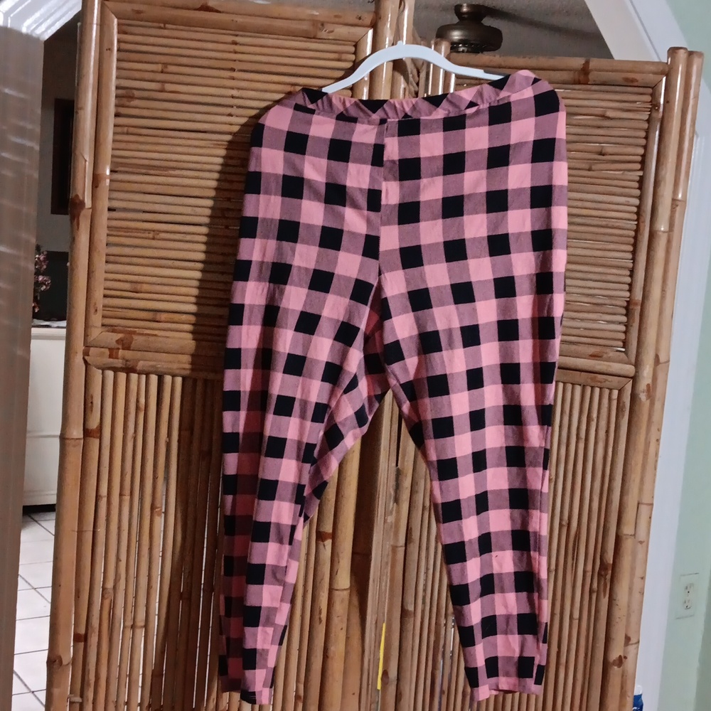 Black and Pink square pants